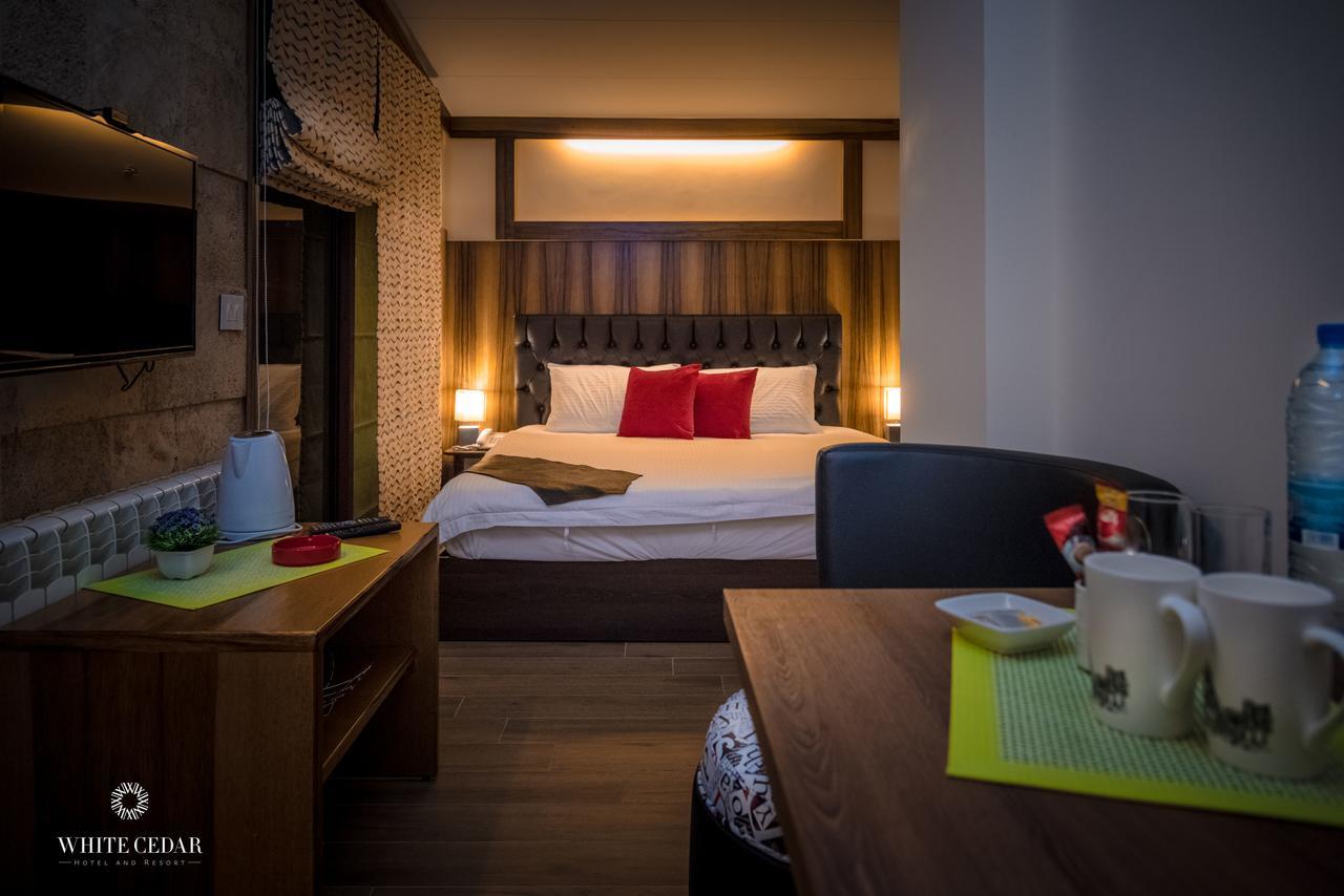 White Cedar Hotel &Resort Al Arz Exteriör bild